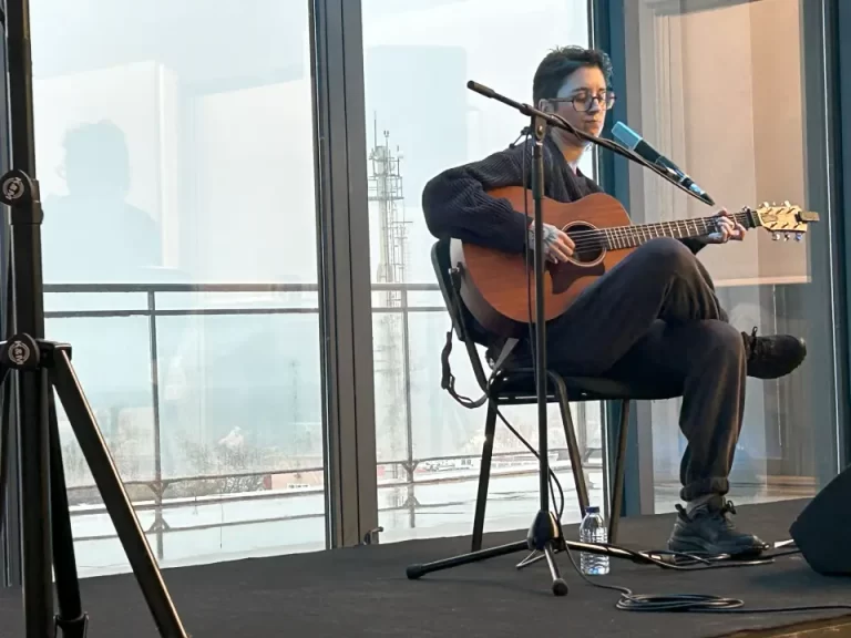 Guitarras ao Alto - Pip Marinho